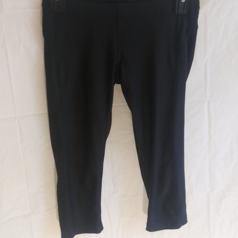 FOREVER 21 CAPRI LEGGINGS